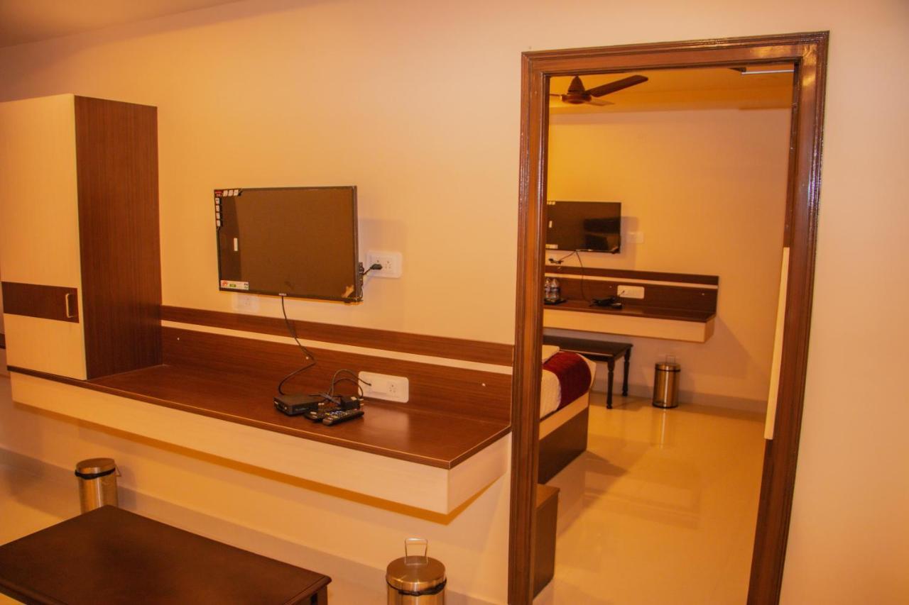 Hotel Mountview Comforts Tirupati Buitenkant foto