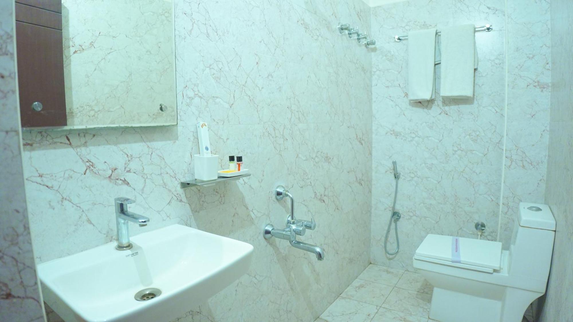 Hotel Mountview Comforts Tirupati Buitenkant foto